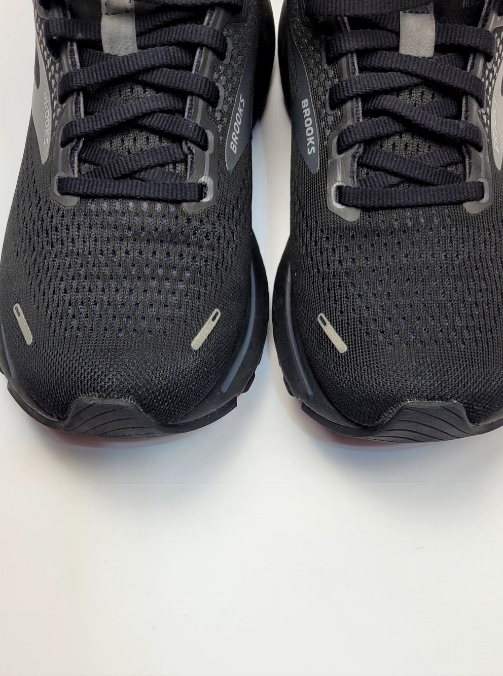 Brooks Ghost 14 Women’s Running Shoes – Size 8.5 B – Black Athletic Sneakers - Picture 5 of 8